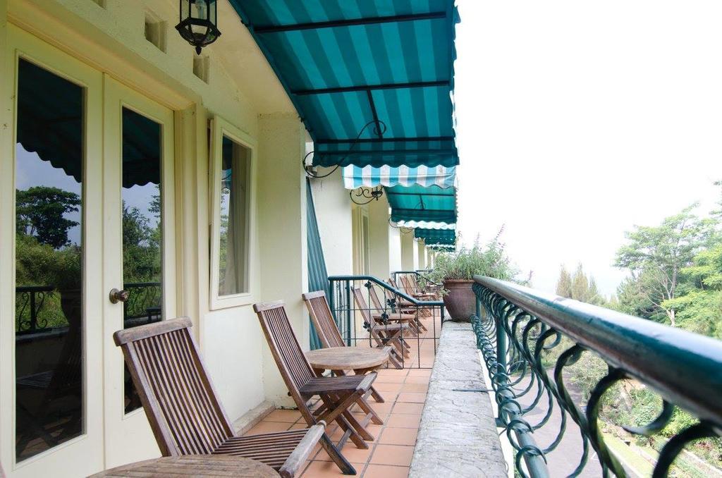 Club Bali Suites At Kota Bunga Чипанас Экстерьер фото
