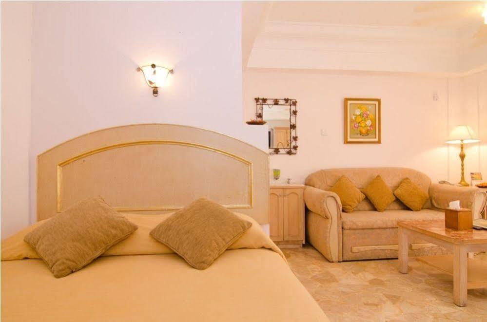 Club Bali Suites At Kota Bunga Чипанас Экстерьер фото