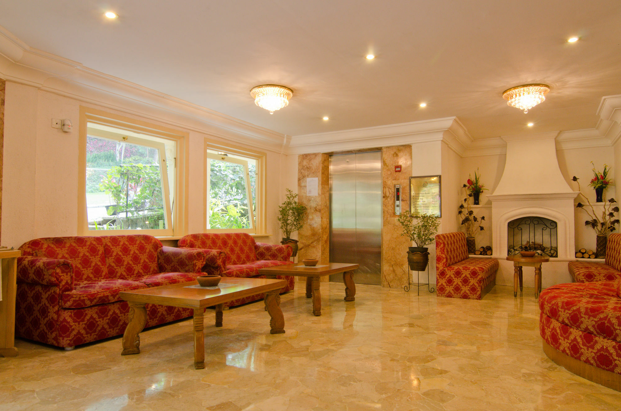 Club Bali Suites At Kota Bunga Чипанас Экстерьер фото